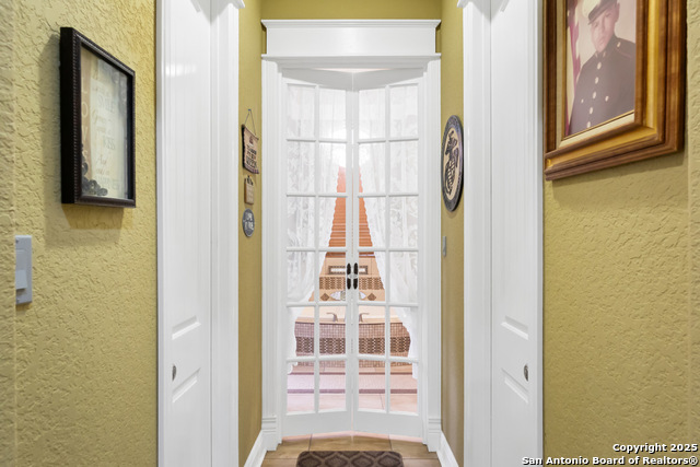 Image 17 of 39 For 168 Bandera Blvd