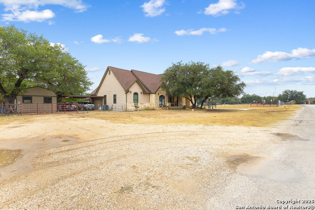 Image 36 of 39 For 168 Bandera Blvd