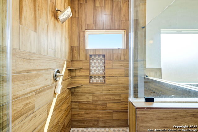 Image 19 of 37 For 418 Tawny Oak