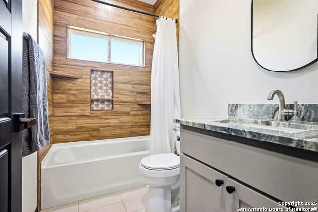 Image 22 of 37 For 418 Tawny Oak