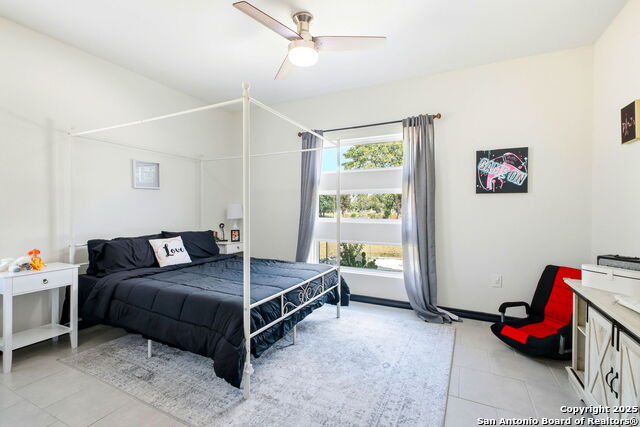 Image 23 of 37 For 418 Tawny Oak