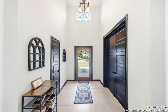 Image 3 of 37 For 418 Tawny Oak