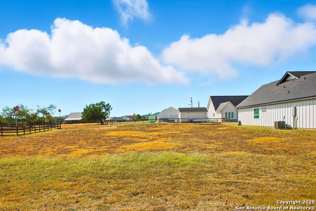 Image 32 of 37 For 418 Tawny Oak