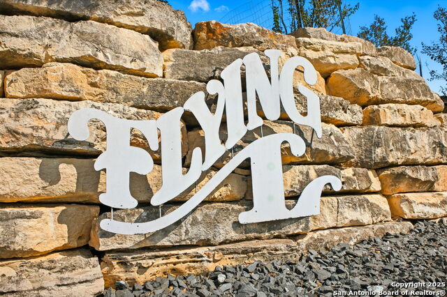 Image 35 of 37 For 418 Tawny Oak