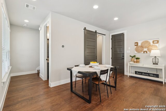 Image 11 of 33 For 144 Claremont  101