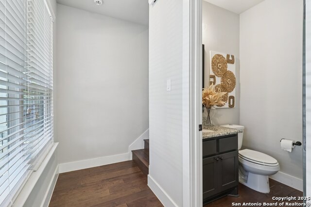 Image 18 of 33 For 144 Claremont  101