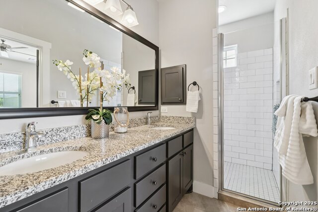 Image 25 of 33 For 144 Claremont  101