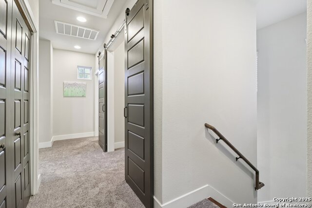 Image 26 of 33 For 144 Claremont  101