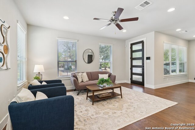 Image 6 of 33 For 144 Claremont  101