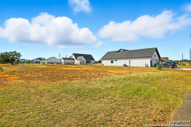 Listing photo id 1 for 20 Tawny Oak