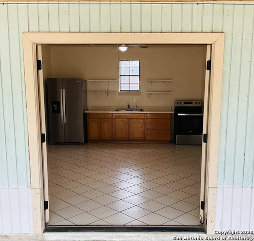 Image 10 of 17 For 517 Barnard W