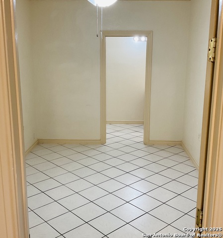 Image 13 of 17 For 517 Barnard W