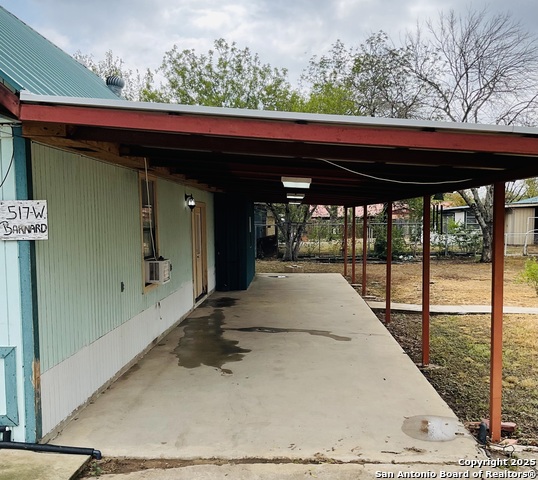 Image 16 of 17 For 517 Barnard W