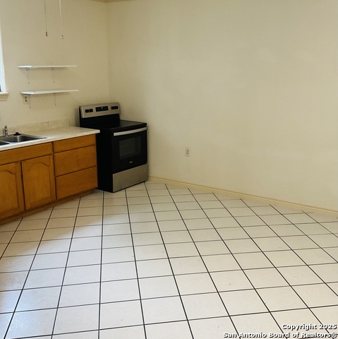 Image 3 of 17 For 517 Barnard W