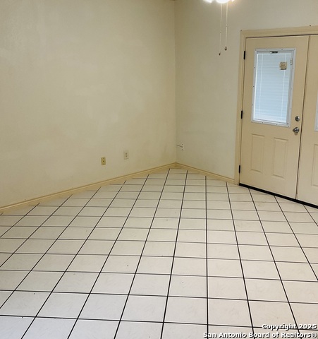 Image 5 of 17 For 517 Barnard W