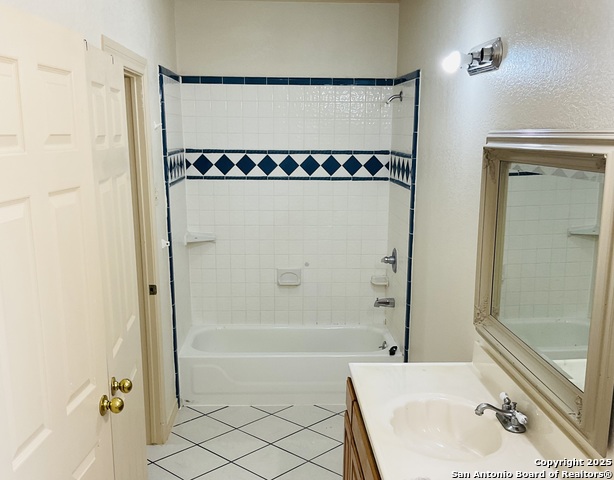 Image 7 of 17 For 517 Barnard W