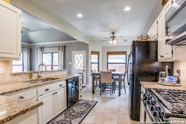 Image 10 of 25 For 10723 Lake Path Dr