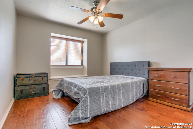 Image 19 of 25 For 10723 Lake Path Dr