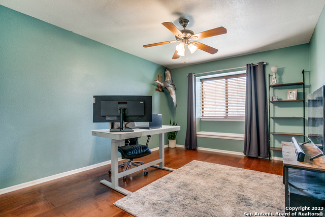 Image 20 of 25 For 10723 Lake Path Dr