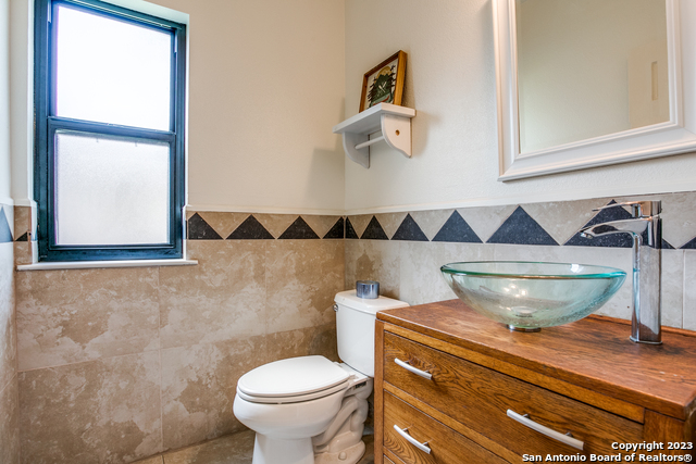 Image 22 of 25 For 10723 Lake Path Dr