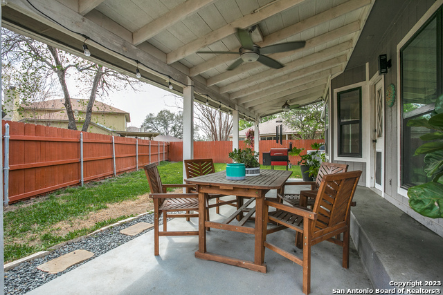 Image 23 of 25 For 10723 Lake Path Dr