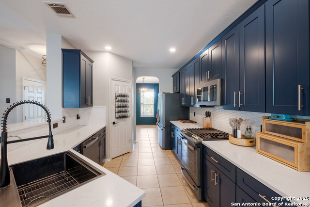 Image 10 of 29 For 21646 Seminole Oaks