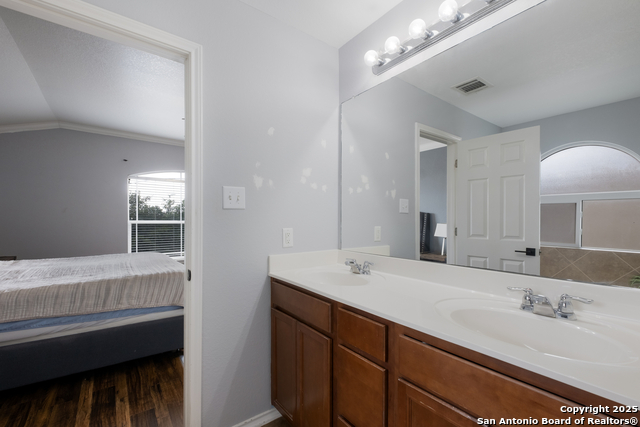 Image 15 of 29 For 21646 Seminole Oaks