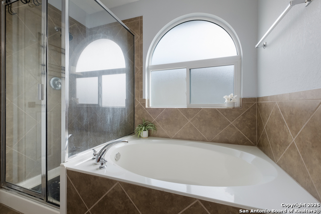 Image 16 of 29 For 21646 Seminole Oaks