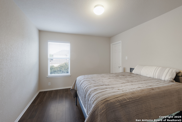 Image 20 of 29 For 21646 Seminole Oaks