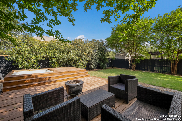 Image 25 of 29 For 21646 Seminole Oaks