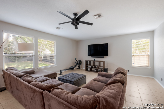 Image 4 of 29 For 21646 Seminole Oaks