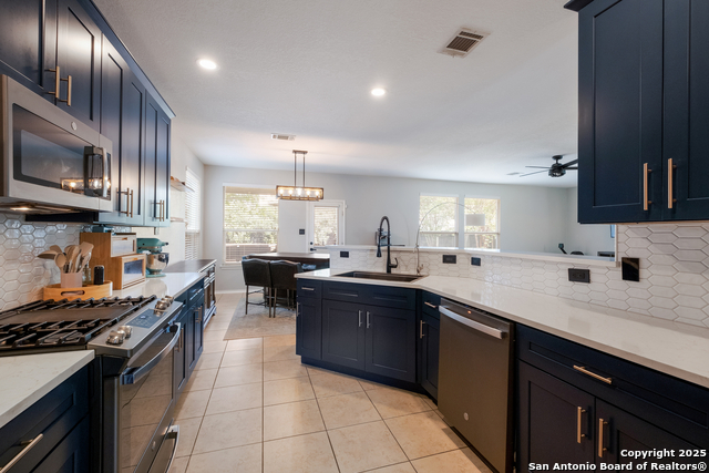 Image 6 of 29 For 21646 Seminole Oaks