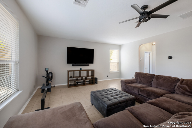 Image 8 of 29 For 21646 Seminole Oaks