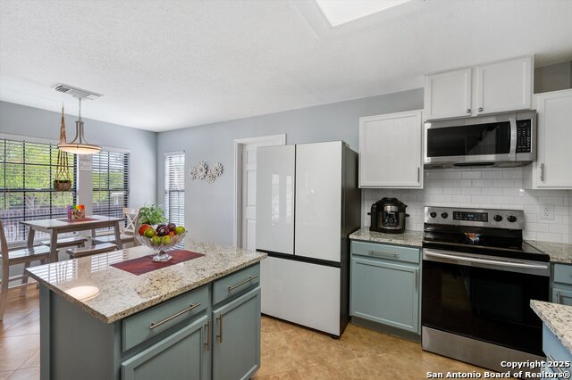 Image 13 of 32 For 7624 Lonecrest