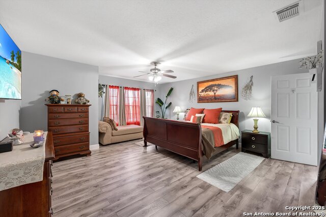 Image 18 of 32 For 7624 Lonecrest