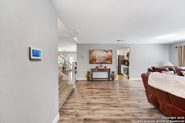 Image 3 of 32 For 7624 Lonecrest