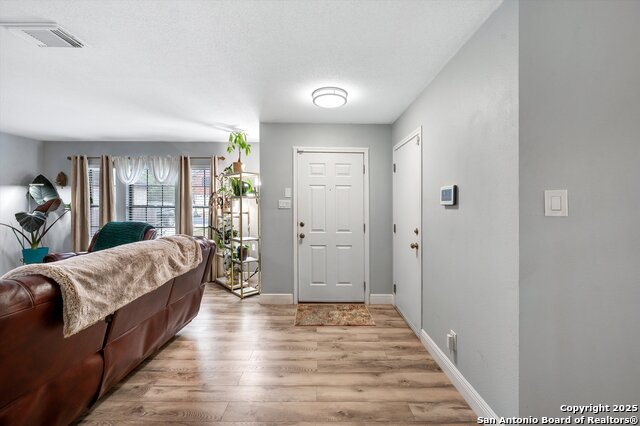 Image 4 of 32 For 7624 Lonecrest