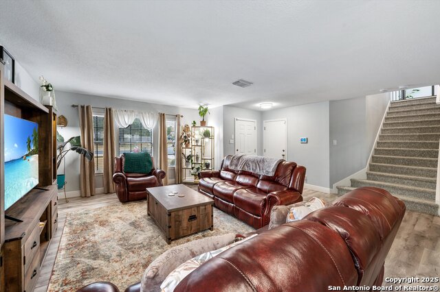 Image 7 of 32 For 7624 Lonecrest