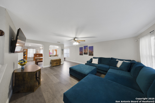 Image 11 of 28 For 10136 Del Lago