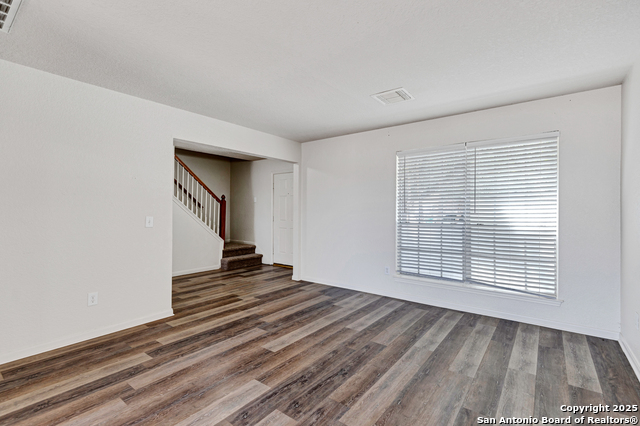 Listing photo id 11 for 10322 Mustang