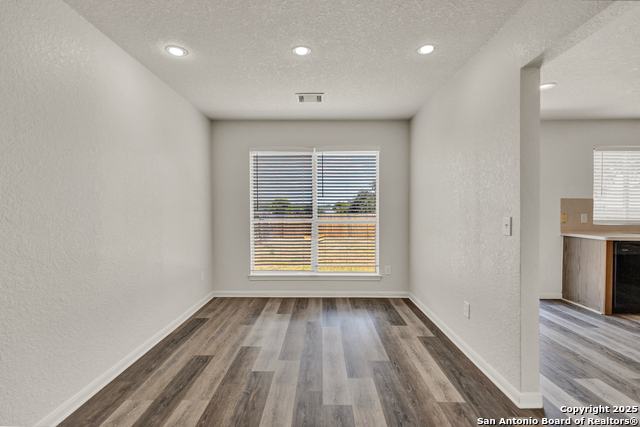 Listing photo id 6 for 10322 Mustang