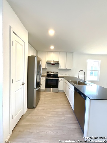 Listing photo id 10 for 8703 Macdona Place