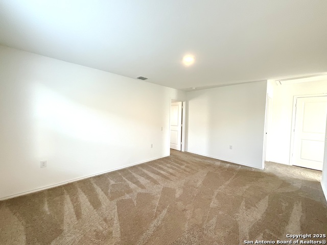 Listing photo id 13 for 8703 Macdona Place