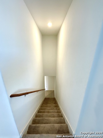 Listing photo id 15 for 8703 Macdona Place