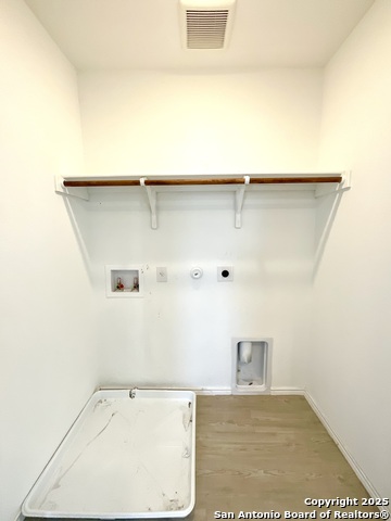 Listing photo id 23 for 8703 Macdona Place