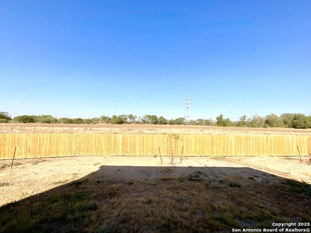 Listing photo id 33 for 8703 Macdona Place