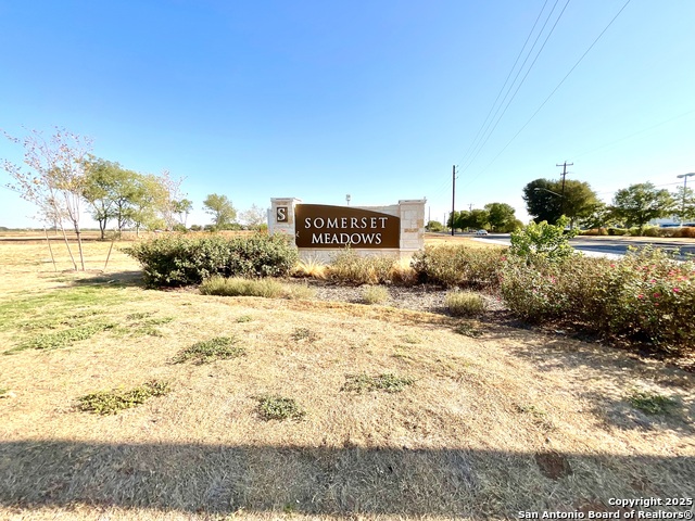 Listing photo id 34 for 8703 Macdona Place