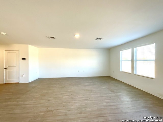 Listing photo id 5 for 8703 Macdona Place