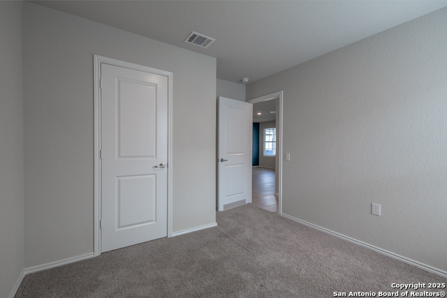 Image 19 of 22 For 723 Vermilion