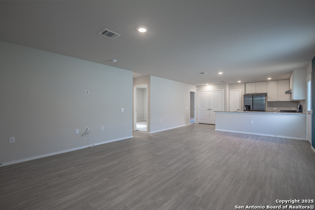 Image 2 of 22 For 723 Vermilion